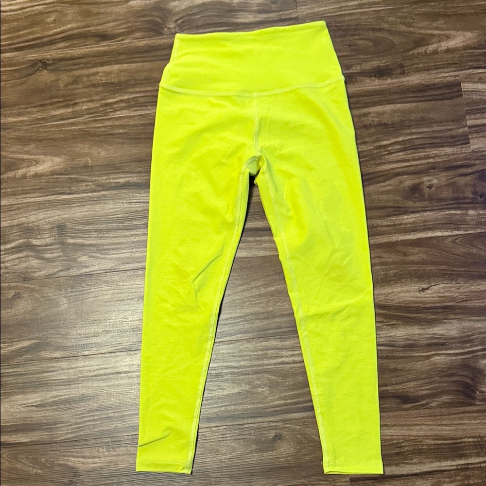 Neon Yellow Beyond Yoga Women’s Midi Leggings size Small